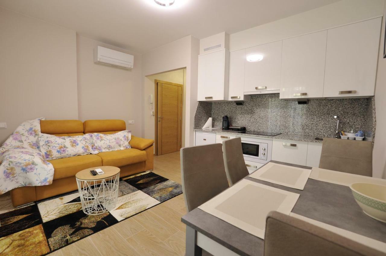 Apartamentos Playa Compostela فيلاغارثيا دي أروزا المظهر الخارجي الصورة